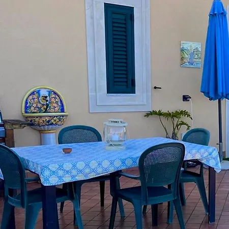 Miriam Sea Front Jacuzzi Apartment Giardini Naxos