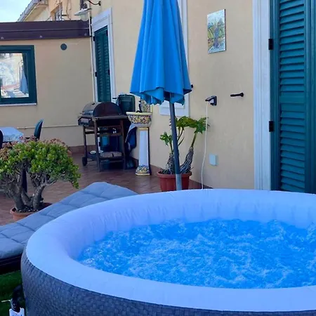 Miriam Sea Front Jacuzzi Apartment *
