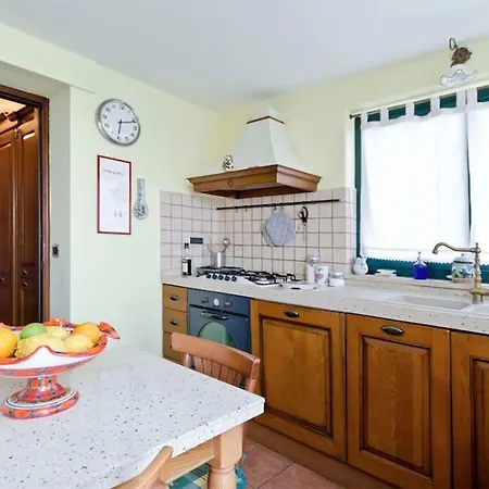 Miriam Sea Front Jacuzzi Apartment *